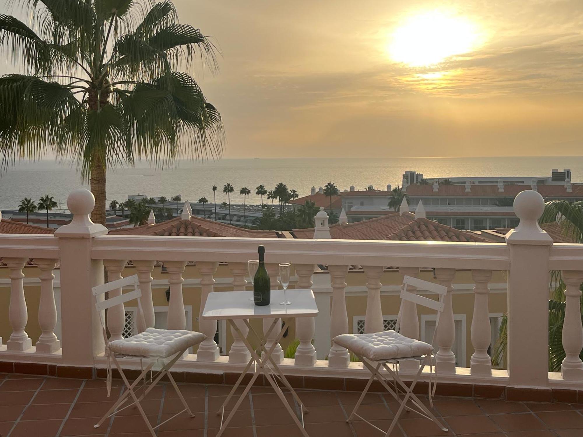 Playa Del Duque-Amazing Views 2 Bedroom 阿德耶 外观 照片
